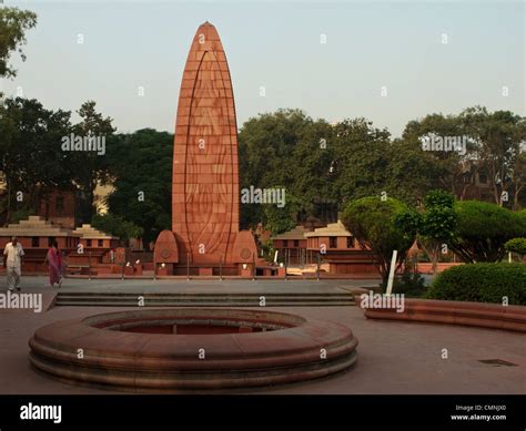 Il Massacro di Jallianwala Bagh: Una Tragedia Imperiale che Scuote l'India